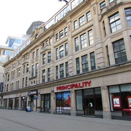 Travelodge Cardiff Central Queen Street Экстерьер фото